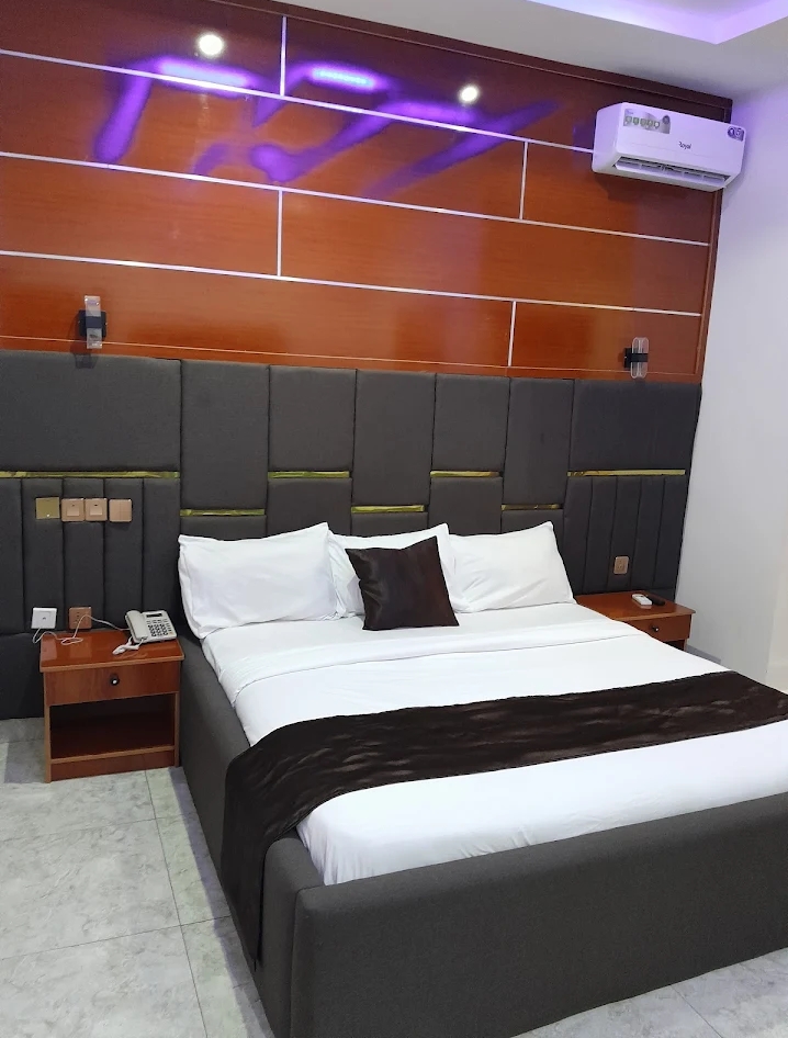 Mahogany Mood Room
