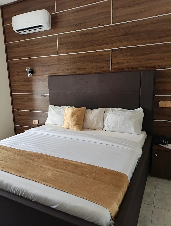 Walnut Comfort Room